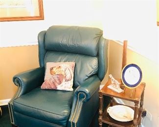 Sherrill Leather recliner (2 matching)