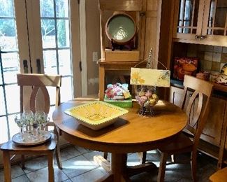 Wood Pedestal Table with 1 leaf , 4 chairs