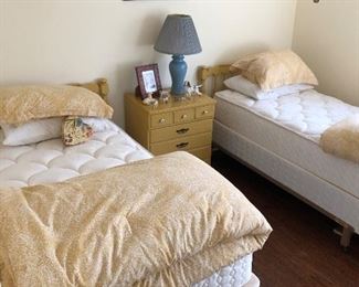 Darling Twin Bed Suite