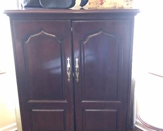 Thomasville, Entertainment Hutch