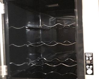 Cuisinart Countertop Wine Chiller