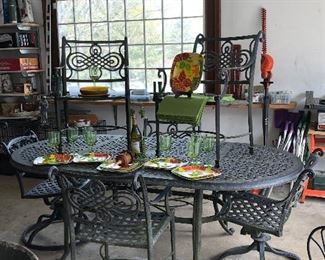 Vintage, Cast Classics Cast Aluminum Patio Table plus Chairs