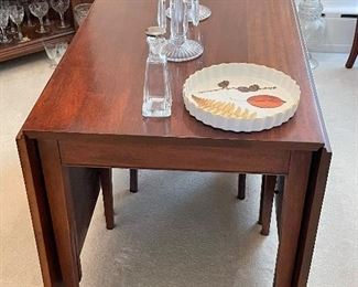 HENKEL HARRIS Mahogany Drop Leaf Table