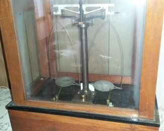 Voland & Sons Pharmaceutical/Jewelry/Assayer enclosed balance scale