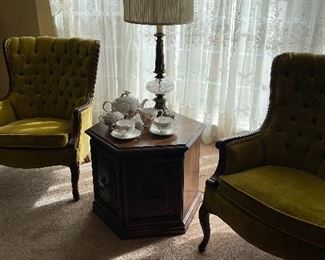Pair of tufted back chairs & side table