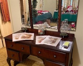 Antique vanity dresser