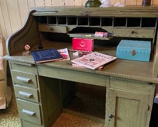 Antique roll top desk