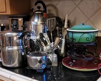 Lots of vintage kitchenware