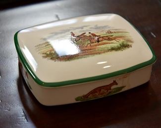 hunt scene porcelain box