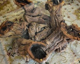 driftwood coffee table with glass top (detail)