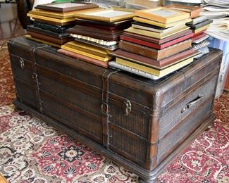 luggage trunk coffee table with side drawers