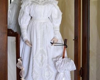 dolls, dolls, dolls! This is an impressive high-quality, multi-generation collection!