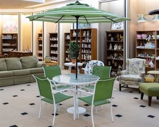 Patio set - includes umbrella!