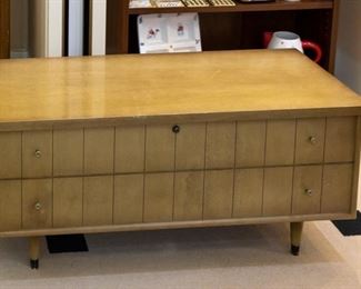 vintage Lane cedar chest!