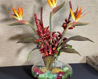 Faux Tropical Floral Decor	29 x 22 x 22in	HxWxD
