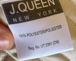 King Size Bedding & Pillows 	King size	
