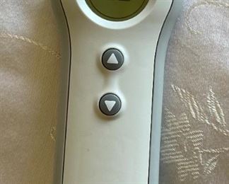 King Contemporary Dark Wood Bed with Select Comfort Personal Preference Mattress	Frame: 63 x 80 x 90 Mattress: 78x77In	HxWxD
