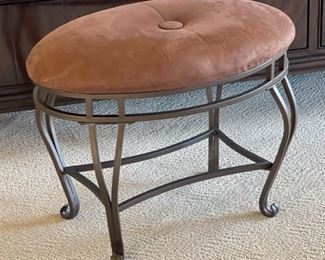 Cheyenne Home Microfiber  Vanity Stool	18 x 24.5 x 16in	HxWxD
