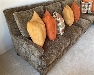 Lee Fabric Sectional Sofa Couch Traditional Oscar Brown	38 x 1 50 x 44in	HxWxD
