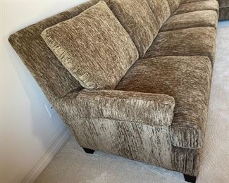 Lee Fabric Sectional Sofa Couch Traditional Oscar Brown	38 x 1 50 x 44in	HxWxD
