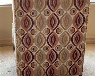 2pc Huntington House Modern Wingback Chairs PAIR	42 x 32 x 36in	HxWxD
