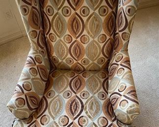 2pc Huntington House Modern Wingback Chairs PAIR	42 x 32 x 36in	HxWxD

