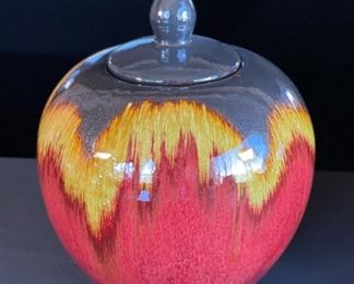 Ceramic Lidded Vase	11 x 9in Diameter	
