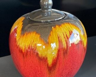 Ceramic Lidded Vase	11 x 9in Diameter	

