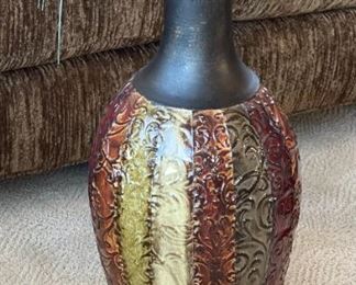 Lg Decorative Floral Pot	Pot: 30 inches high	
