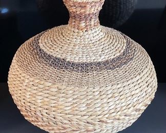 Large Southwest Weave  Basket Decor	24x24in diameter	
