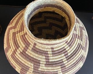 Large Southwest Weave  Basket Decor Step Pattern	23 x 21in diameter	
