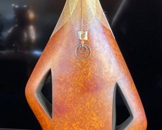 Wood decor vase	26 x 14 x 5in	HxWxD
