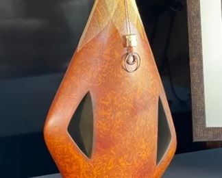 Wood decor vase	26 x 14 x 5in	HxWxD
