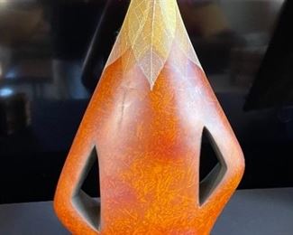 Wood decor vase	26 x 14 x 5in	HxWxD
