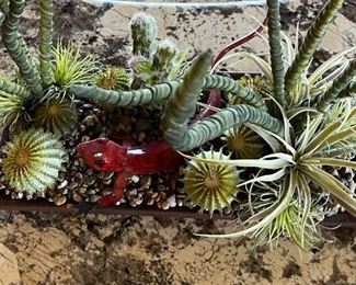 Desert Faux Cactus Lizard Decor	20 x 18 x 8in	HxWxD
