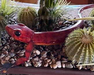 Desert Faux Cactus Lizard Decor	20 x 18 x 8in	HxWxD
