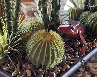 Desert Faux Cactus Lizard Decor	20 x 18 x 8in	HxWxD
