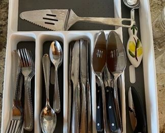 Flat ware set		

