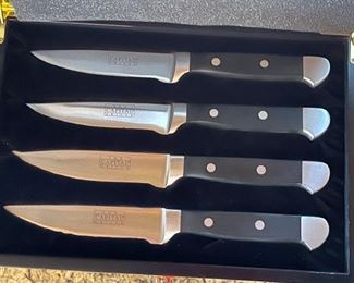 The Capital Grille Steak Knife Set 4 Knives Wood	10in long	
