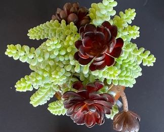 Faux succulent Plant	13x9x8in	HxWxD
