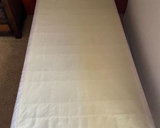 #2Twin Bed Stanwyck Five star Mattress  with Frame & Boxspring	24x39x73.5in	HxWxD
