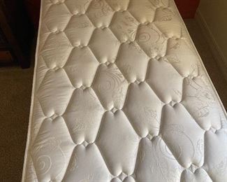 #2Twin Bed Stanwyck Five star Mattress  with Frame & Boxspring	24x39x73.5in	HxWxD
