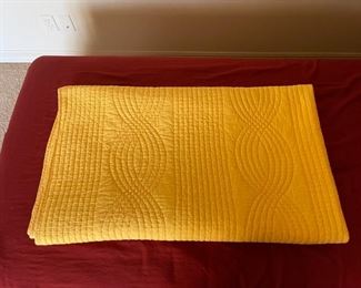 Southwest Twin Bed Setting #1 Comforter, pillows & sheets	Size twin	
