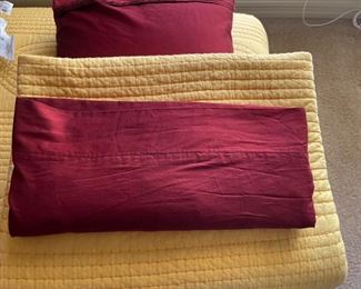 Southwest Twin Bed Setting #1 Comforter, pillows & sheets	Size twin	
