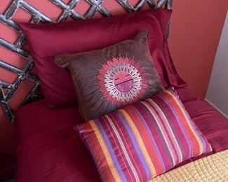 Southwest Twin Bed Setting #2 Comforter, pillows & sheets	Size twin	
