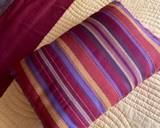 Southwest Twin Bed Setting #2 Comforter, pillows & sheets	Size twin	
