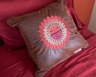 Southwest Twin Bed Setting #2 Comforter, pillows & sheets	Size twin	
