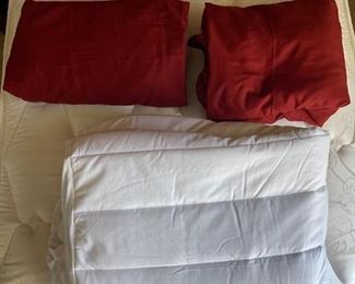 Southwest Twin Bed Setting #2 Comforter, pillows & sheets	Size twin	
