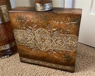 3pc Decorative Vases Decor	Largest: 18in H x 10in Diameter	
