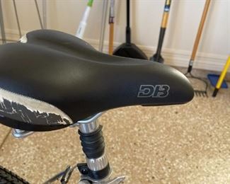 Women’s Diamondback Edgewood Bike bicycle		
